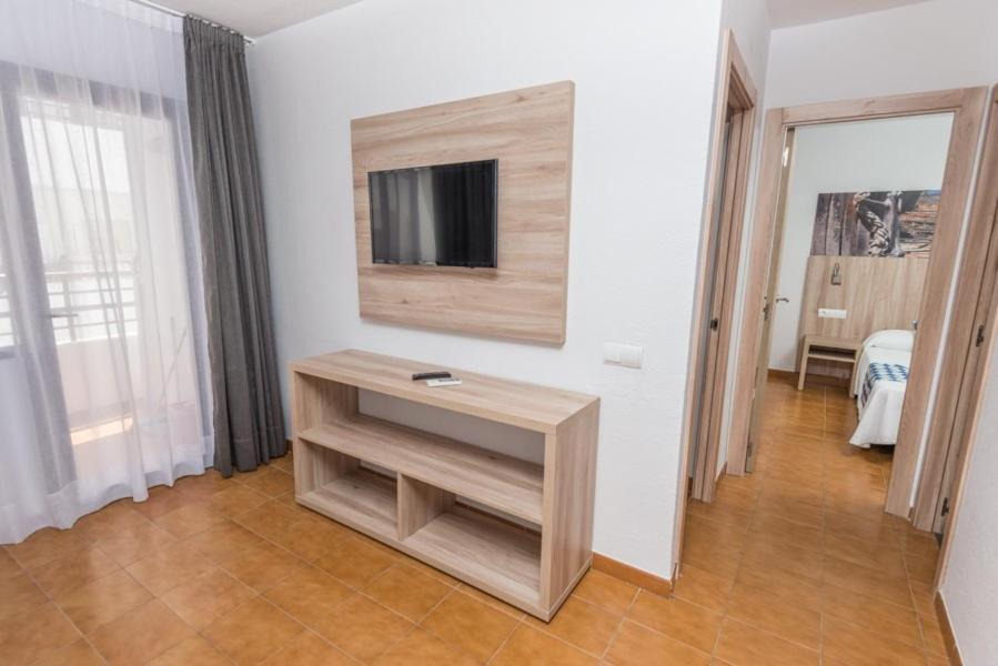 Apartments Niko Santa Eularia des Riu Ngoại thất bức ảnh