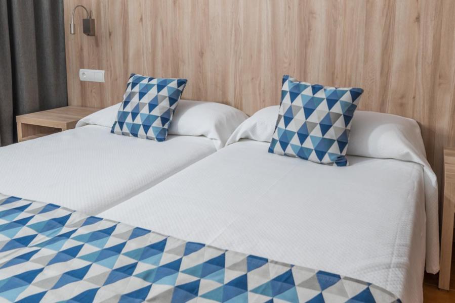 Apartments Niko Santa Eularia des Riu Ngoại thất bức ảnh